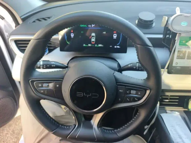 BYD Seal 05 DM-i — Фото автомобиля 6