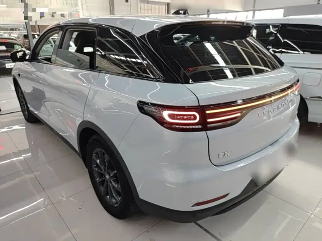 Leapmotor C11 — Фото автомобиля 4