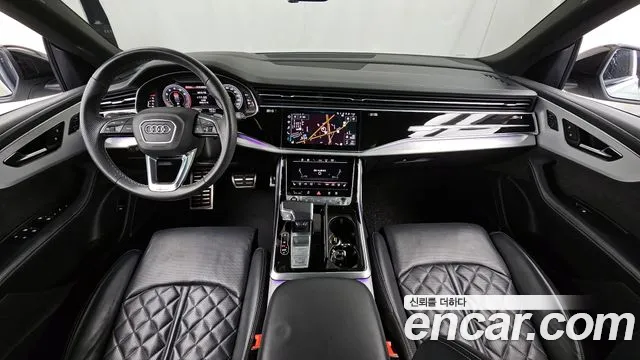 Audi Q8 55 TFSI quattro Premium — Фото автомобиля 6