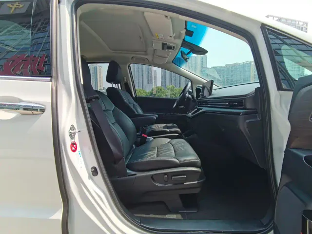 Honda Odyssey — Фото автомобиля 12
