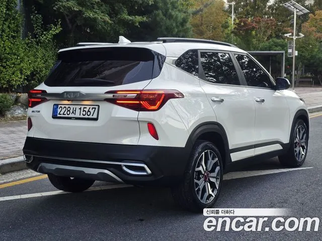 Kia Seltos — Фото автомобиля 3