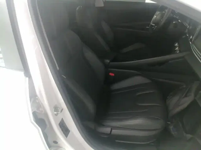 Hyundai Elantra — Фото автомобиля 24