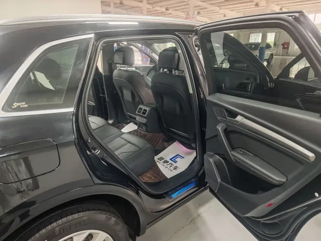 Audi Q5L — Фото автомобиля 11