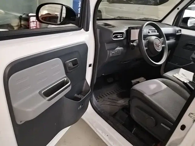 Wuling Zhiguang NEV — Фото автомобиля 15