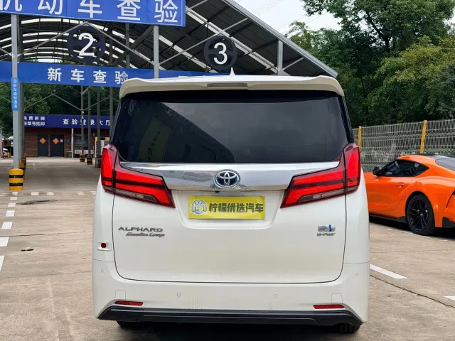 Toyota Alphard — Фото автомобиля 5