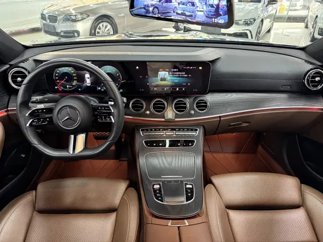 Mercedes-Benz E-Class — Фото автомобиля 4