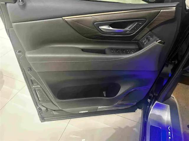 Toyota Vellfire — Фото автомобиля 6