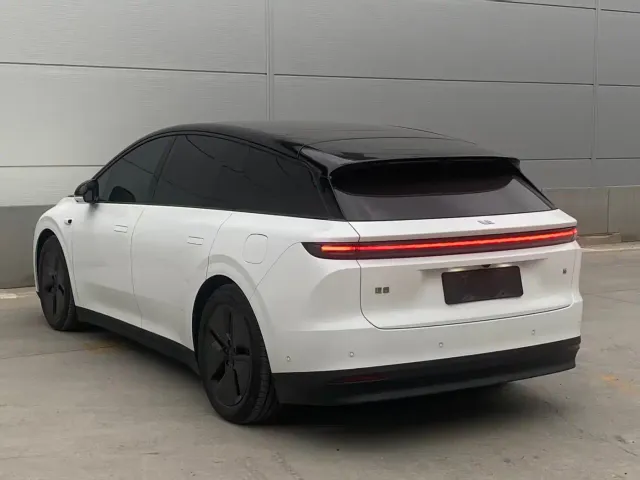 Li Auto Li Auto i6 — Фото автомобиля 7