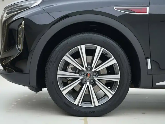 Hongqi HS7 PHEV — Фото автомобиля 14