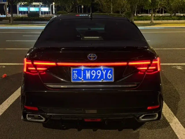 Toyota Avalon — Фото автомобиля 7