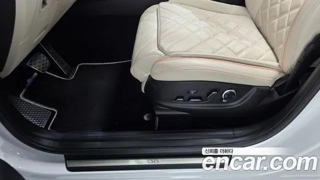 Genesis GV70 — Фото автомобиля 30
