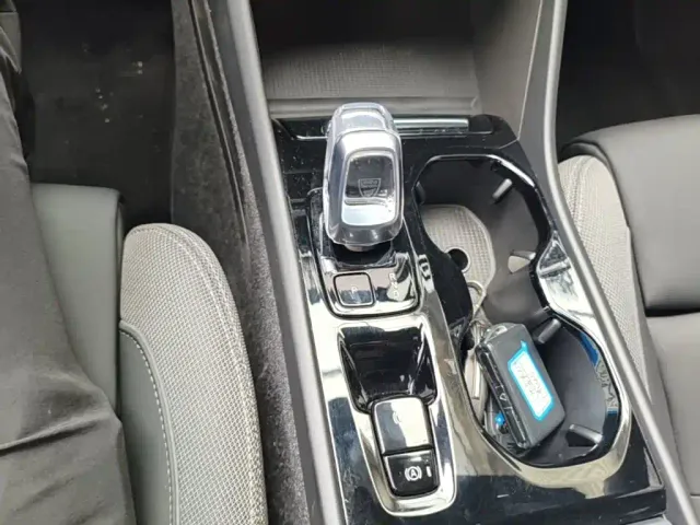 Volvo XC40 — Фото автомобиля 13