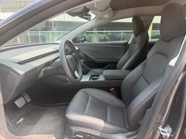Tesla Model 3 — Фото автомобиля 9