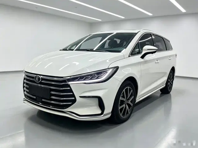 Фотография автомобиля — BYD Song MAX