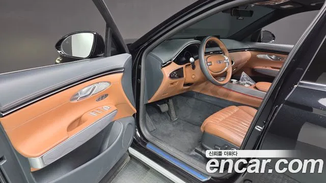Genesis GV70 — Фото автомобиля 10