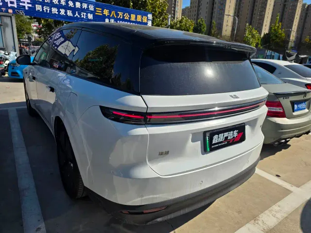 Li Auto i8 — Фото автомобиля 6