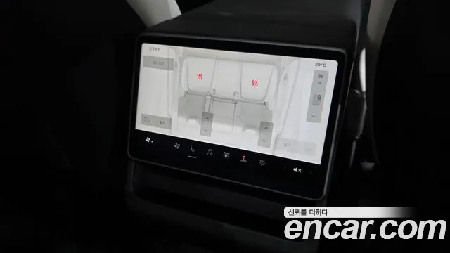 Tesla Model Y — Фото автомобиля 28