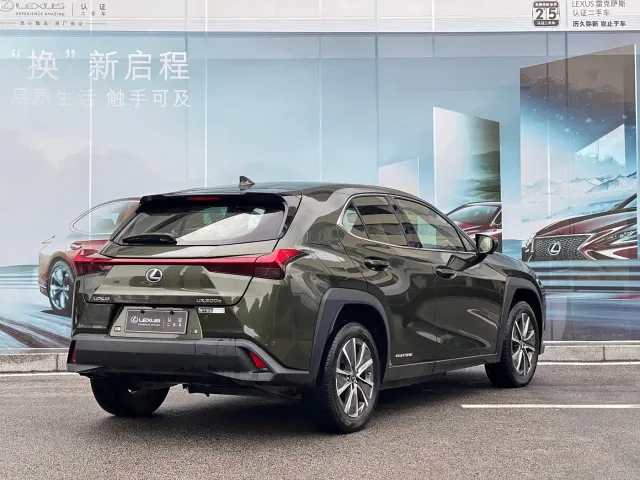 Lexus UX — Фото автомобиля 7