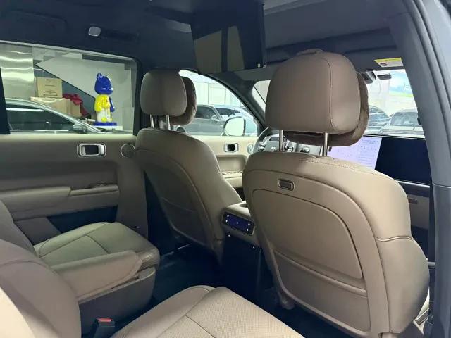 Li Auto L8 — Фото автомобиля 7