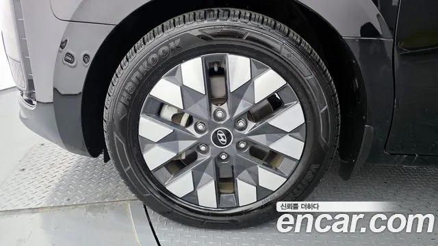 Hyundai Staria Staria 4WD Lounge 7 мест — Фото автомобиля 5