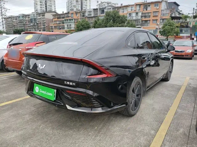 Wuling Starlight — Фото автомобиля 6