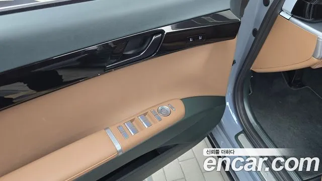 Hyundai Grandeur GN7 — Фото автомобиля 28
