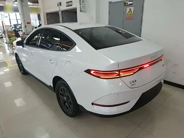 BYD Qin PLUS — Фото автомобиля 4