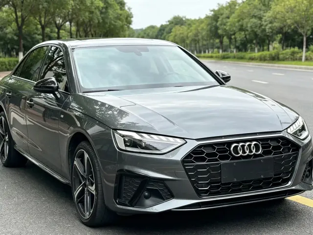 Audi A4L — Фото автомобиля 3