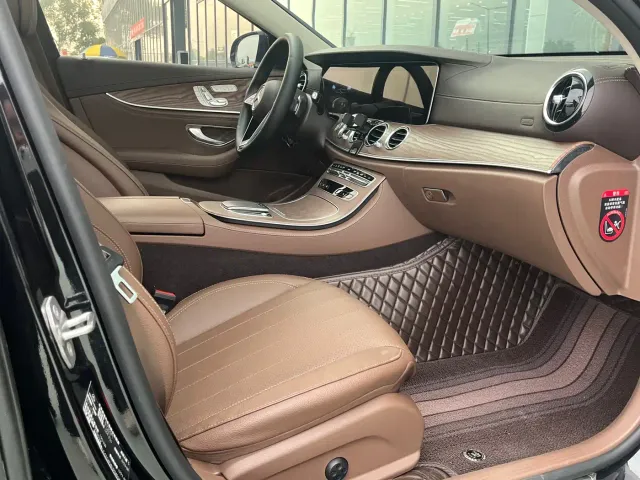 Mercedes-Benz E-Class — Фото автомобиля 13