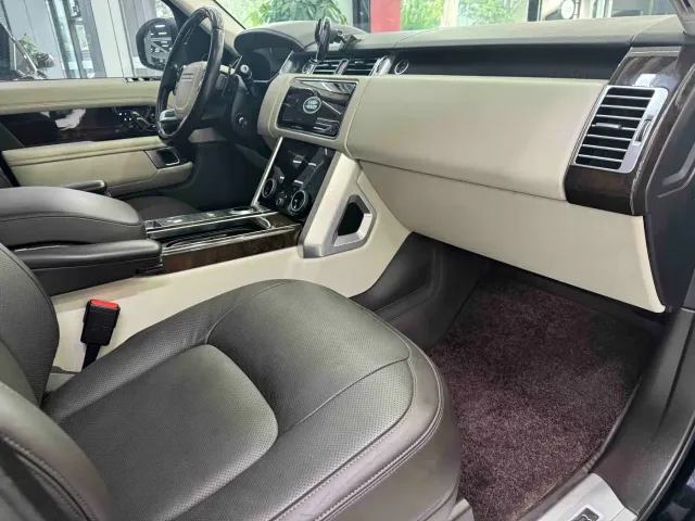 Land Rover Range Rover 2021 3.0 L6 Heritage Extended Classic Edition — Фото автомобиля 8