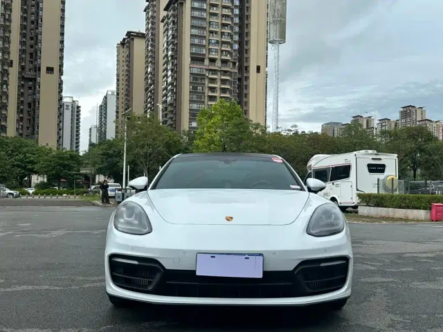 Porsche Panamera — Фото автомобиля 2