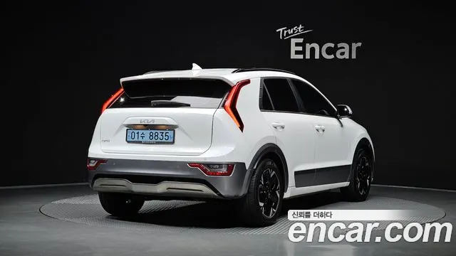 Kia Niro — Фото автомобиля 2
