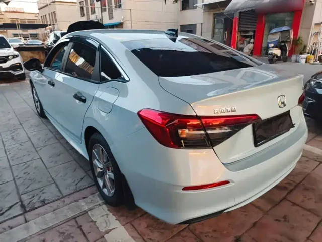 Honda Civic — Фото автомобиля 4