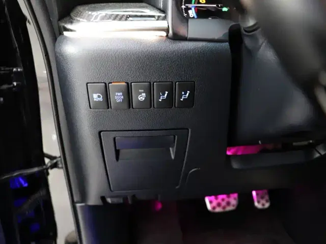 Toyota Vellfire — Фото автомобиля 24