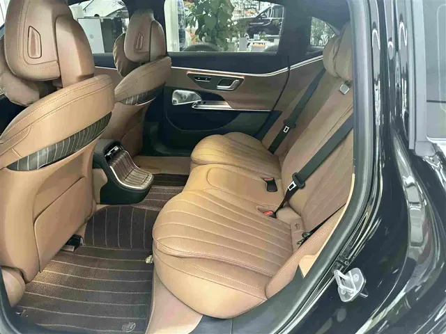 Mercedes-Benz E-Class — Фото автомобиля 13