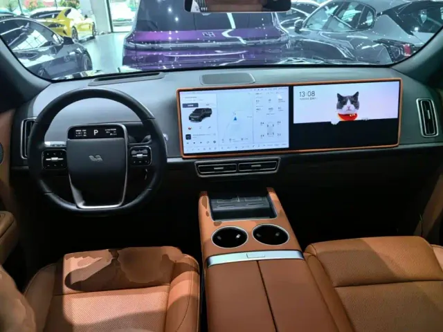 Li Auto L7 — Фото автомобиля 9