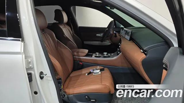 Genesis GV70 — Фото автомобиля 16