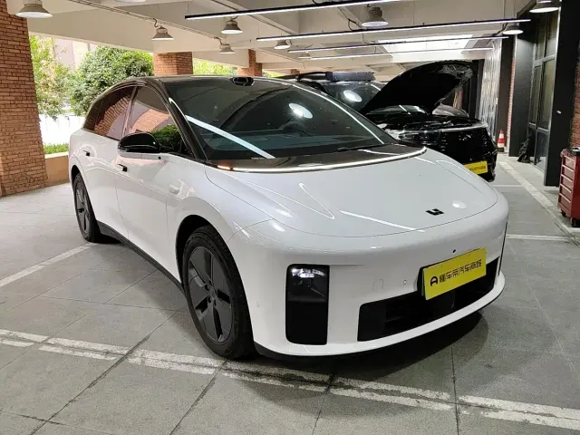 Li Auto i6 — Фото автомобиля 6