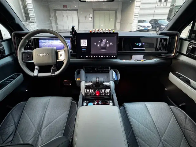 BYD FangChengBao Leopard 5 — Фото автомобиля 12