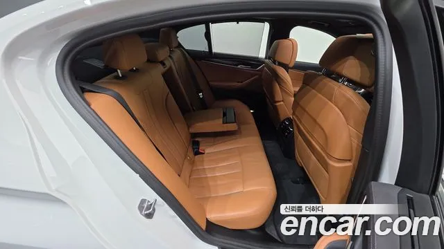 BMW 5 Series — Фото автомобиля 23