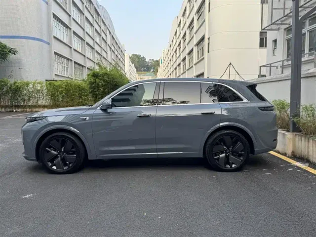 Li Auto L7 — Фото автомобиля 9