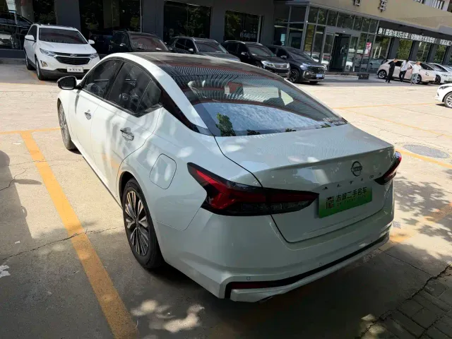 Nissan Teana — Фото автомобиля 7
