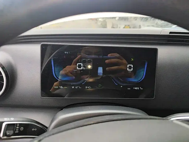 Ruichi New Energy EC75 — Фото автомобиля 11