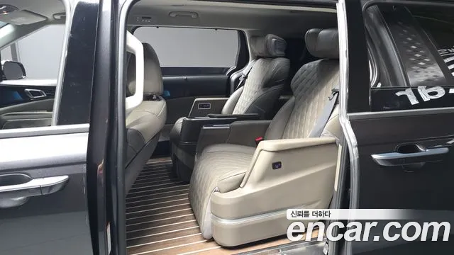 Kia Carnival Generation 4 — Фото автомобиля 11