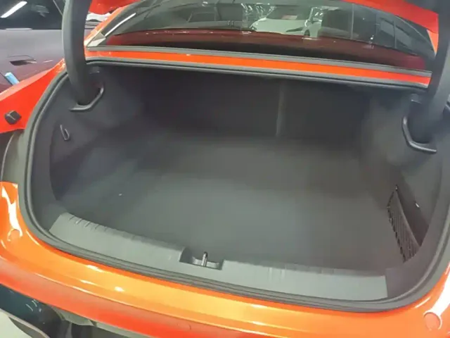 Xiaomi SU7 — Фото автомобиля 18