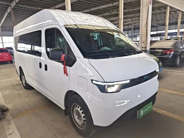 JMC E-Fushun — Фото автомобиля 3