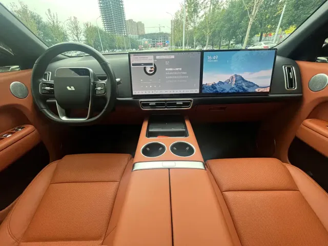Li Auto L8 — Фото автомобиля 9