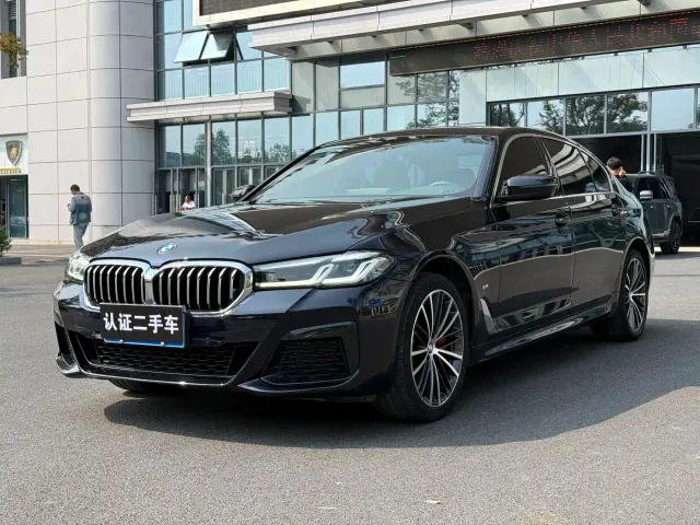 Фотография автомобиля — BMW 5 Series