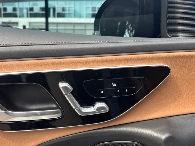 Mercedes-Benz E-Class — Фото автомобиля 11