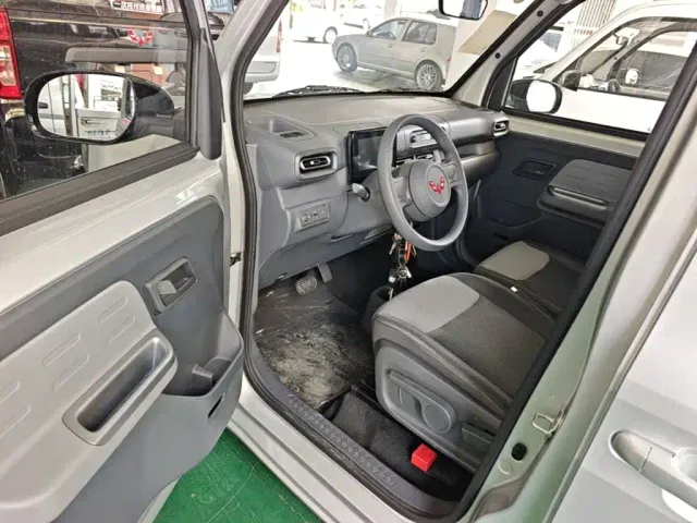 Wuling Zhiguang NEV — Фото автомобиля 11